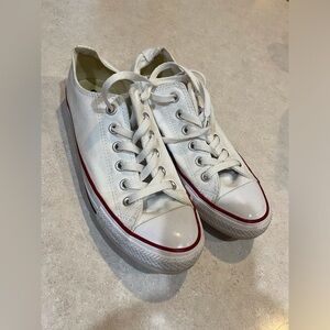Low cut converse Size 8
